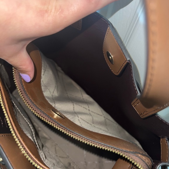 Michael kors purse - Picture 6 of 7